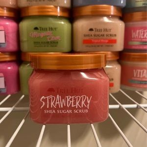 Tree Hut Strawberry Scrub